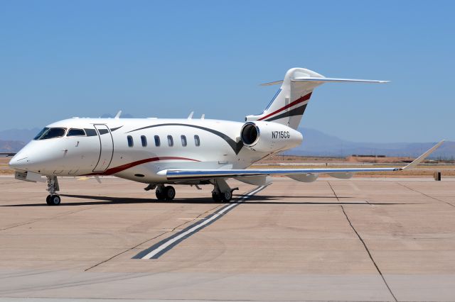 Canadair Challenger 350 (FWK715)