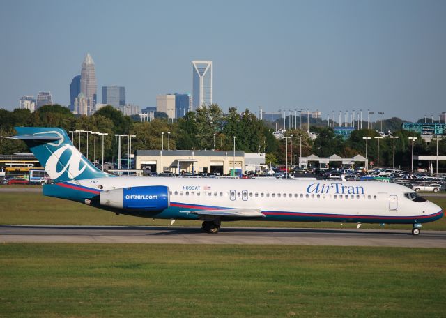 Boeing 717-200 (N893AT) - Rolling 18C - 10/10/10