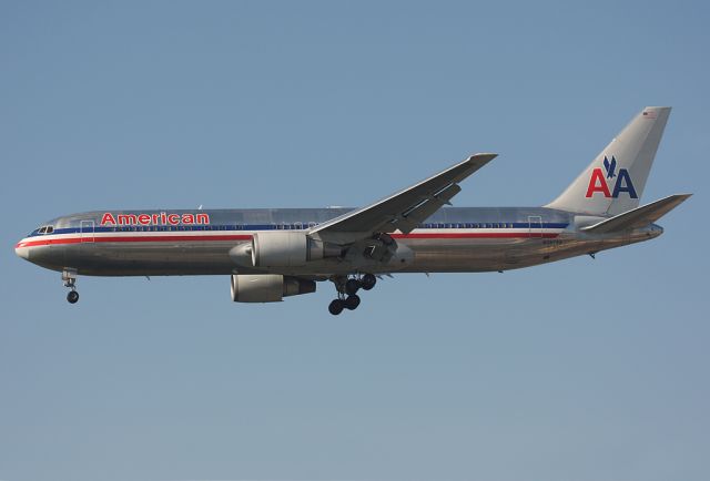 BOEING 767-300 (N357AA)