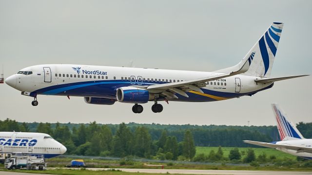 Boeing 737-800 (VQ-BDW)