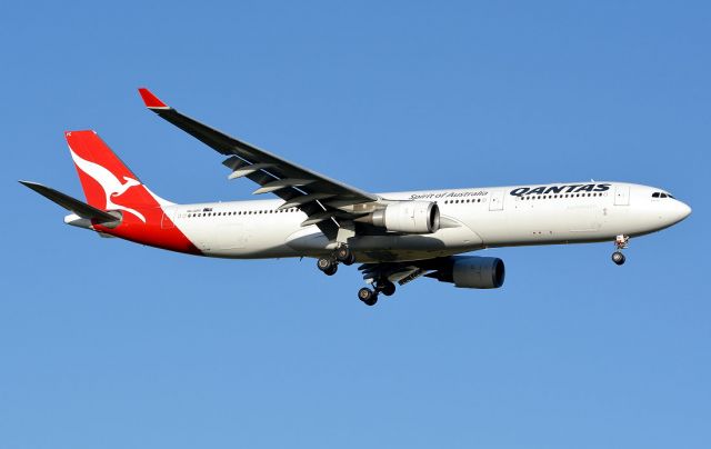 Airbus A330-300 (VH-QPC)