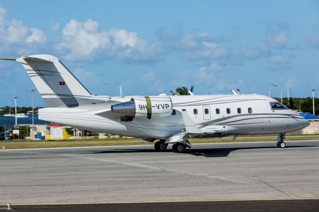 Canadair Challenger (9H-VVP)