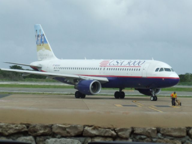 Airbus A320 (N262AV) - 2/17/2008 Punta Cana