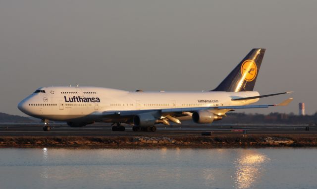 Boeing 747-400 (D-ABVU)