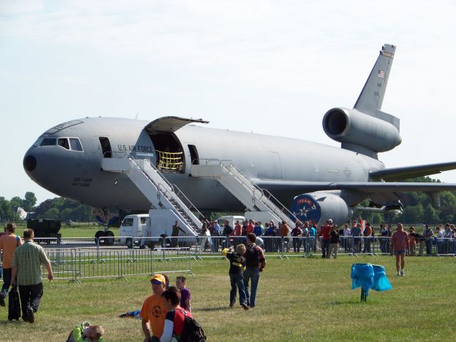 McDonnell Douglas DC-10 —