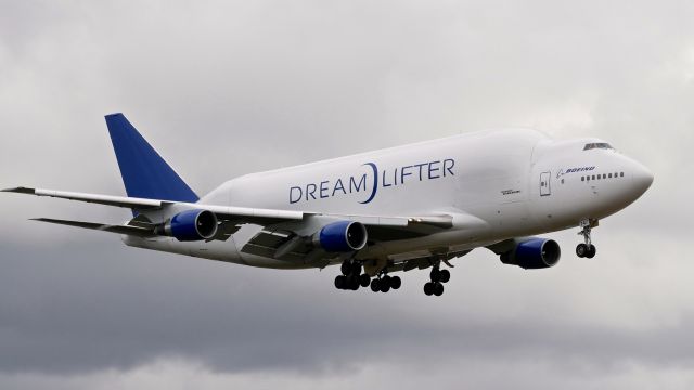 Boeing Dreamlifter (N747BC) - GTI4356 from KCHS on final to Rwy 16R on 9.11.18. (ln 904 / cn 25879).