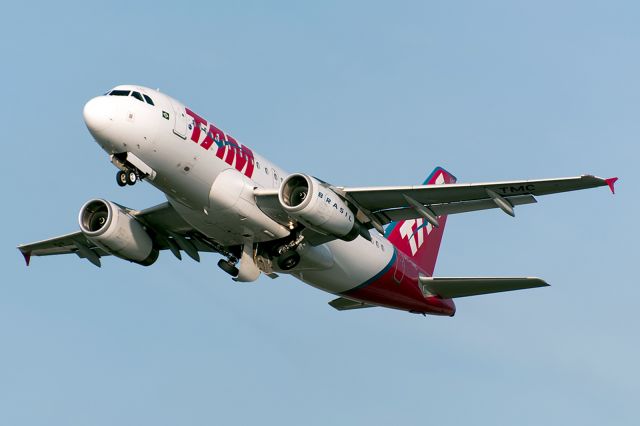 Airbus A319 (PT-TMC)
