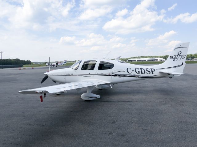 Cirrus SR-22 (C-GDSP) - A visitor fro Canada - welcome! 3 August 2015.