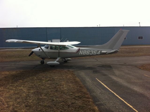 Cessna Skylane (N86354)