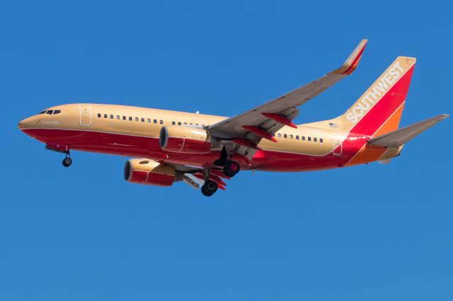 Boeing 737-700 (N711HK) - 01.05.2017