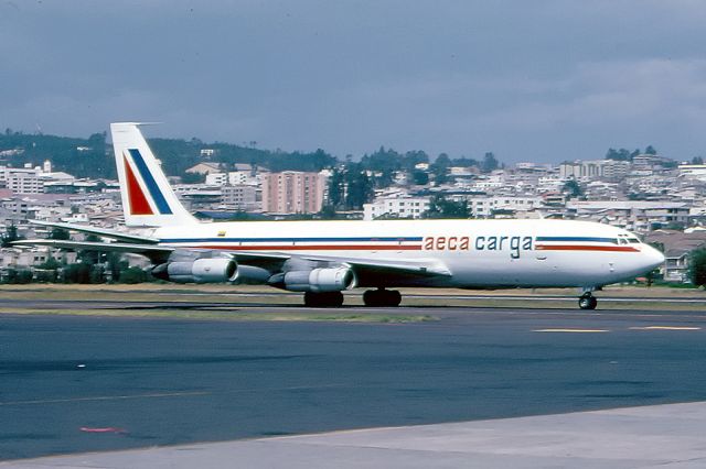 Boeing 707-100 (HC-BTB)