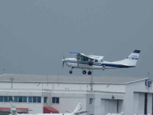 Cessna 206 Stationair (C-GMJF)