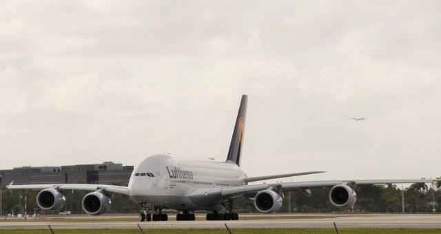 Airbus A380-800 (D-AIMC)