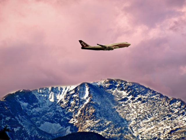 Boeing 747-400 (N744ST) - The Largest Super Tanker doing pattern work at the Colorado Springs Airport