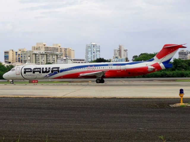 McDonnell Douglas MD-83 (HI989)