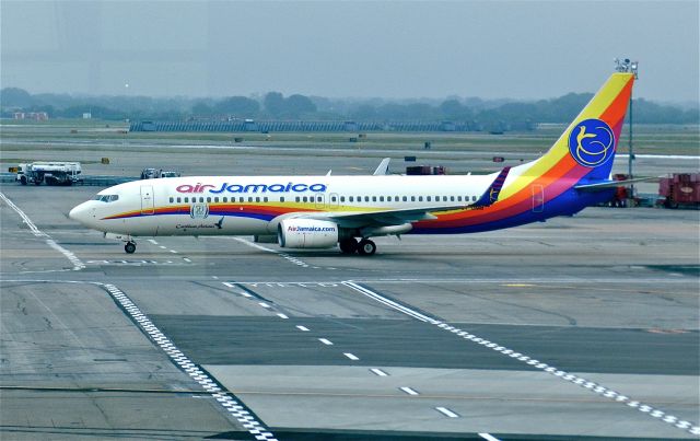 Boeing 737-800 (9Y-JMB)