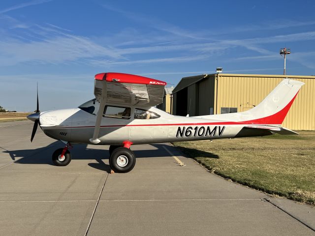 Cessna Skylane (N610MV)