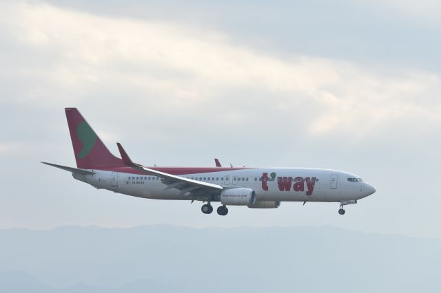 Boeing 737-800 (HL8030)