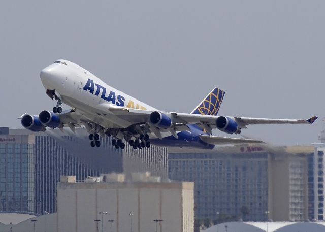 Boeing 747-400 (N409MC) - a rel=nofollow href=http://flightaware.com/live/flight/N409MC/history/20150509/1730Z/KLAX/KSEAhttps://flightaware.com/live/flight/N409MC/history/20150509/1730Z/KLAX/KSEA/a