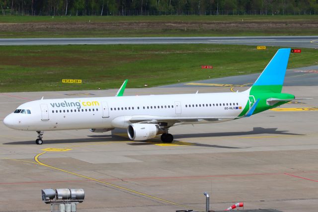 Airbus A321 (EC-NLX)