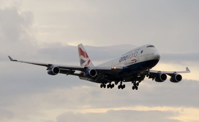 Boeing 747-400 (G-CIVL)