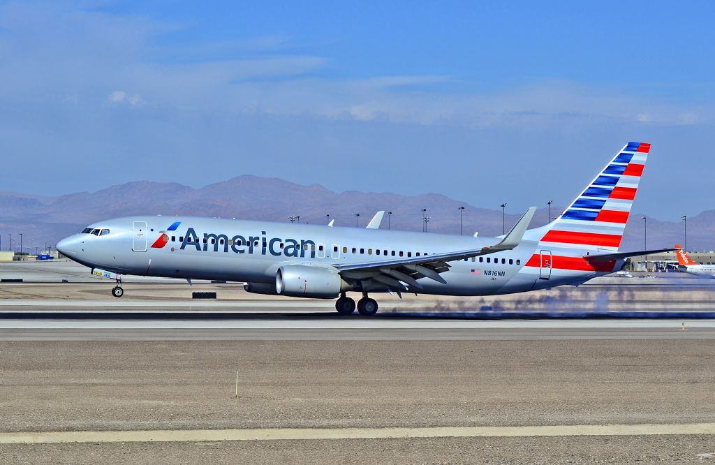 Boeing 737-800 (N816NN) - N816NN American Airlines 2009 Boeing 737-823(WL) - cn 31081 / ln 3102 - McCarran International Airport (KLAS)br /Las Vegas, Nevadabr /TDelCorobr /October 24, 2013