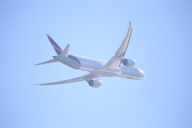 Boeing 787-9 Dreamliner (CC-BGZ)