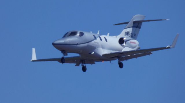 Honda HondaJet (N420LH) - On short final is this 2018 Honda HondaJet HA-420 in the Spring of 2022.