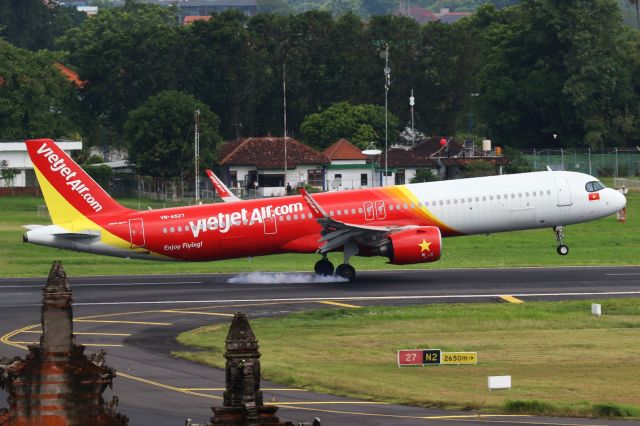 Airbus A321neo (VN-A527)