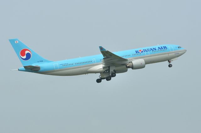 Airbus A330-200 (HL7538)