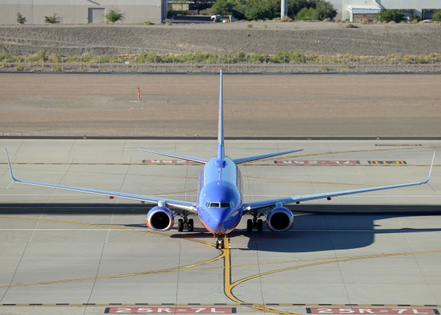 Boeing 737-800 (N8626B)