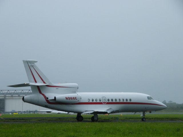 Dassault Falcon 900 (N966E) - N966E F900 AT EINN JULY 23 2011