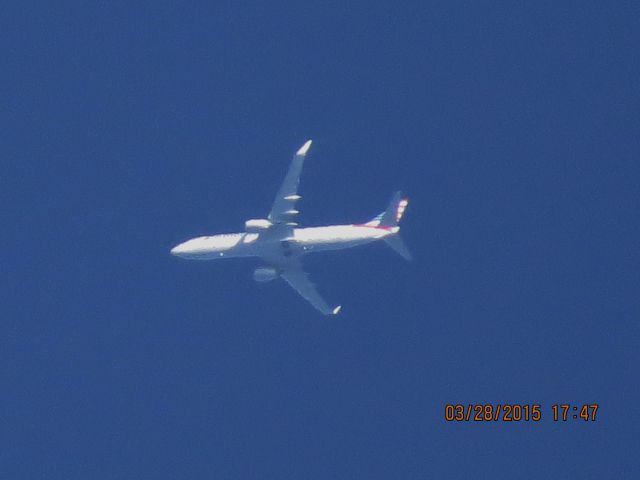 Boeing 737-800 (N942NN) - American Airlines flight 88 from San Jose Del Cabo to ORD over Southeastern Kansas at 37,000 feet.