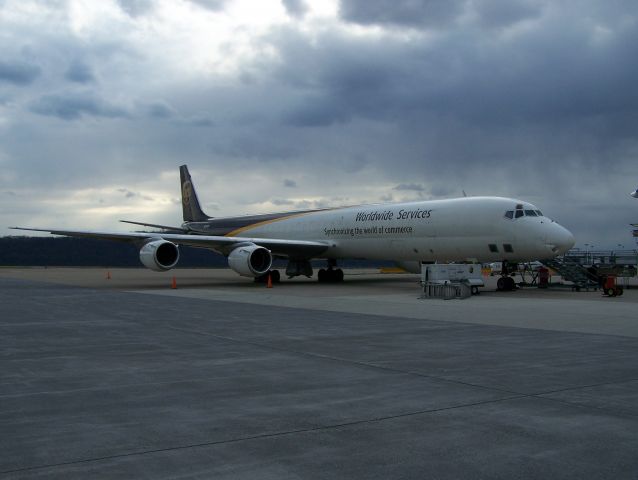 McDonnell Douglas DC-8-60 (N840UP) - Talk about a lengthy bird...taken during a break in our April snow showers