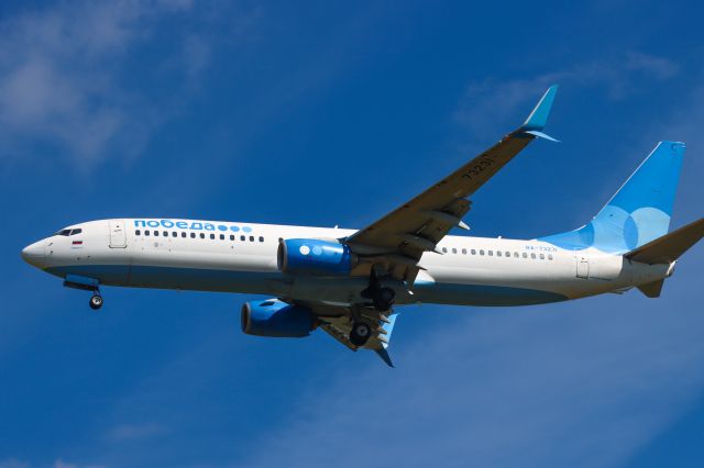 Boeing 737-800 (RA-73231)