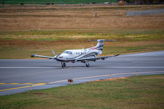 Pilatus PC-12 (N323NX)