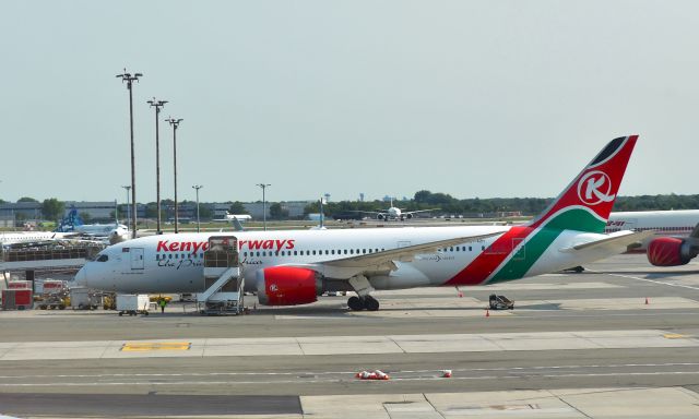 Boeing 787-8 (5Y-KZH) - Kenya Airways Boeing 787-8 Dreamliner 5Y-KZH in New York JFK 