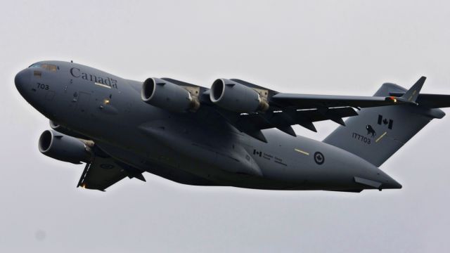 Boeing Globemaster III (17-7703)