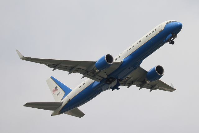 Boeing 757-200 (19-0018)