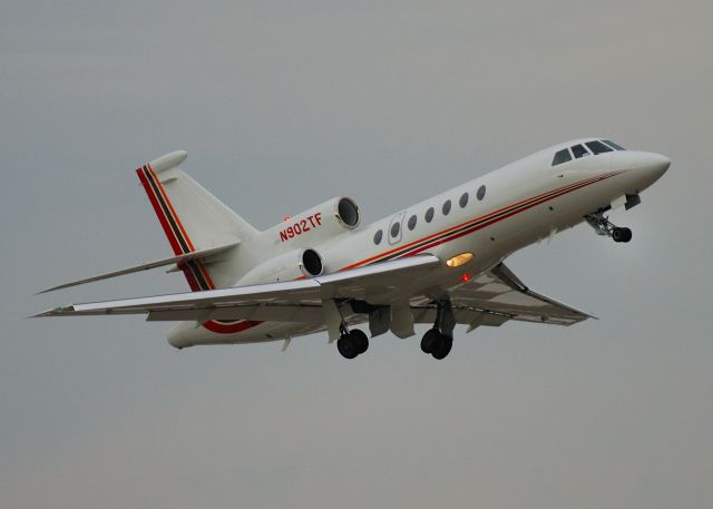 Dassault Falcon 50 (N902TF) - Tysons big chicken