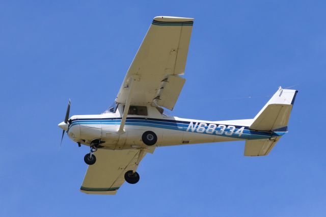 Cessna 152 (N68334)