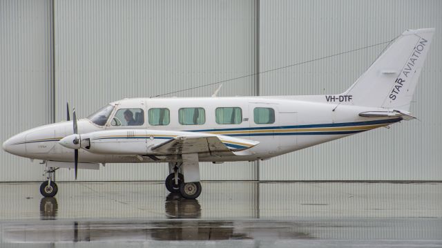 Piper Navajo (VH-DTF)