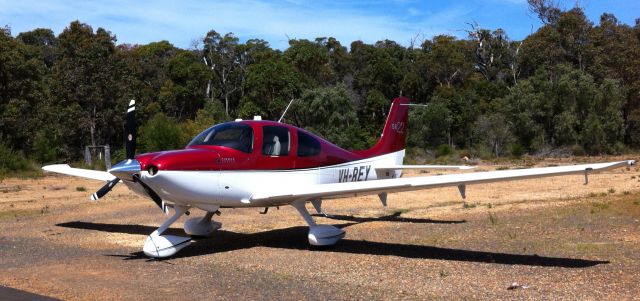 Cirrus SR-22 (VH-REY) - Lunch in Augusta WA