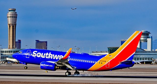 Boeing 737-700 (N743SW) - N743SW Southwest Airlines 1998 Boeing 737-7H4 - cn 29279 / ln 175 - McCarran International Airport (LAS / KLAS)br /USA - Nevada December 5, 2015br /Photo: Tomás Del Coro