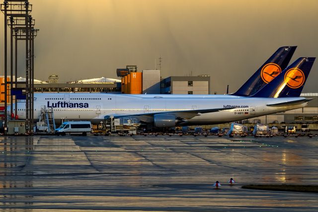 BOEING 747-8 (D-ABYI) - thunderstorm and sun, waiting for service