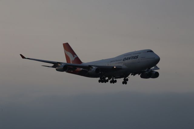 Boeing 747-400 (VH-OJT)