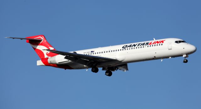 Boeing 717-200 (VH-YQV) - On Final To 16R