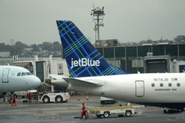 Embraer ERJ-190 (N178JB)