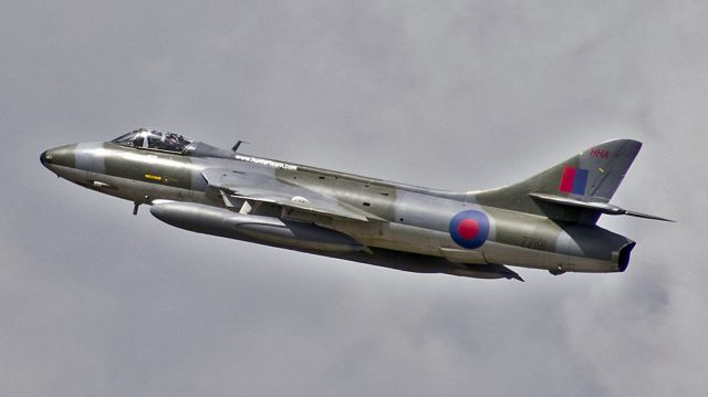 Hawker Hunter (ZZ191) - Hawker Hunter F.58 ZZ191 / G-HHAE, operated by Hawker Hunter Aviation Ltd, departs RIAT RAF Fairford - 11th July 2016