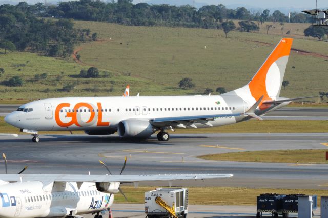 Boeing 737-800 (PS-GPM)